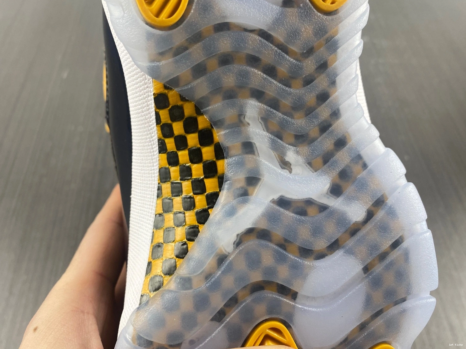 Yellow CT8012-118 Jordan 11 White Air Retro Black 0908